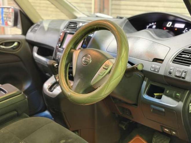 セレナ2.0 20S 4WD　防錆塗装4WDナビBカメエンスタETC 2000