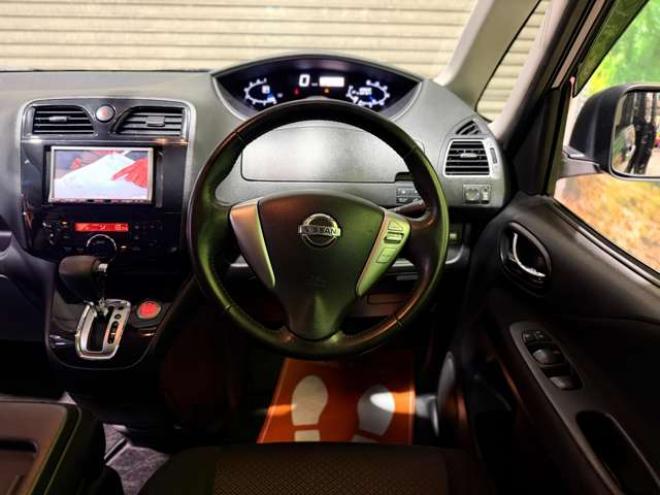 セレナ2.0 ハイウェイスター 4WD　防錆塗装4WDTVナビBカメ後席モニタETC 2000