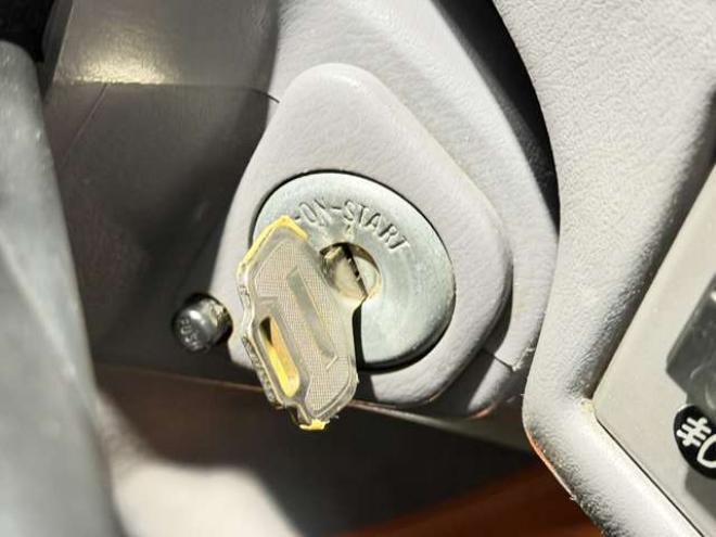 ビュート1.0　防錆塗装Bluetoothオーディオ積込タイヤ 2WD 1000