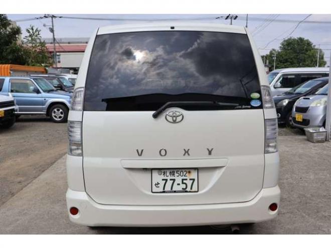 ヴォクシー2.0 X 4WD　5.9万キロ・ナビ・バックカメラ・エンジンスターター 2000