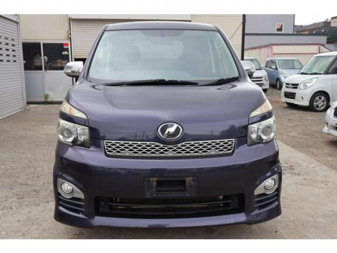 ヴォクシー2.0 ZS 4WD　両側パワースライドドア・ナビ・TV・バックカメラ・スマートキー 2000