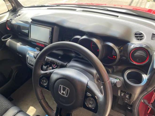 N-BOXカスタムG ターボ Lパッケージ 2トーンカラースタイル 4WD　1年保証/Bluetooth/ナビ・フルセグTV/バックカメラ/フルベッドキット/エンジンスターター/ETC/前後ドラレコ/キー2本/両側パワースライドドア/ハーフレザーシート/2トーンカラー/車検整備2年付き/法定整備/修復歴無し 660