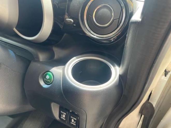 N-BOXカスタムG ターボSSパッケージ 4WD　後期型/Bluetooth/ナビ・フルセグTV/バックカメラ/両側パワスラ/ETC/エンスタ/ハーフレザーシート/純正15インチアルミホイール付き夏タイヤ装着/アルミホイール付き冬タイヤ付き/車検整備2年付/法定整備/修復歴無し 660