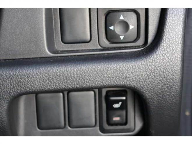 eKカスタムT 4WD　検二年　シートヒーター　社外ナビ　自社　ローンカノウ 660
