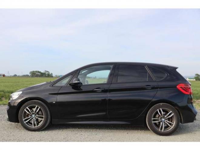 BMW2シリーズアクティブツアラー 225i xドライブ Mスポーツ 4WD　検二年　バックカメラ　シートヒーター　ETC　ナビ　自社　ローンカノウ 正規輸入車 2000
