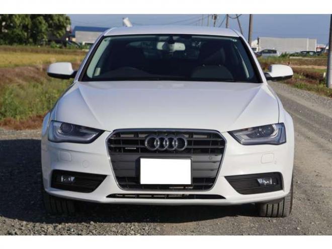 アウディA4 2.0 TFSI クワトロ 4WD　検R8/10　ナビ　TV　バックカメラ　自社　ローンカノウ 正規輸入車 2000