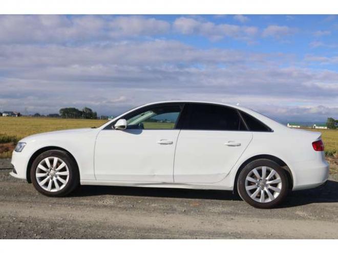 アウディA4 2.0 TFSI クワトロ 4WD　検R8/10　ナビ　TV　バックカメラ　自社　ローンカノウ 正規輸入車 2000