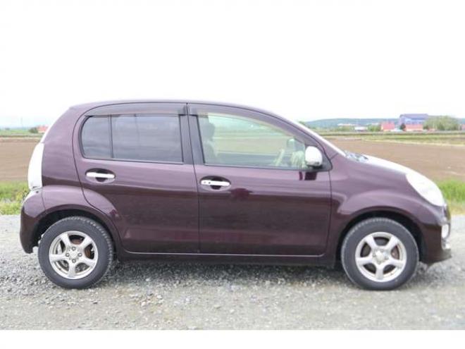 パッソ1.0 プラスハナ Gパッケージ 4WD　検二年　ナビ　TV　自社　ローンカノウ 1000
