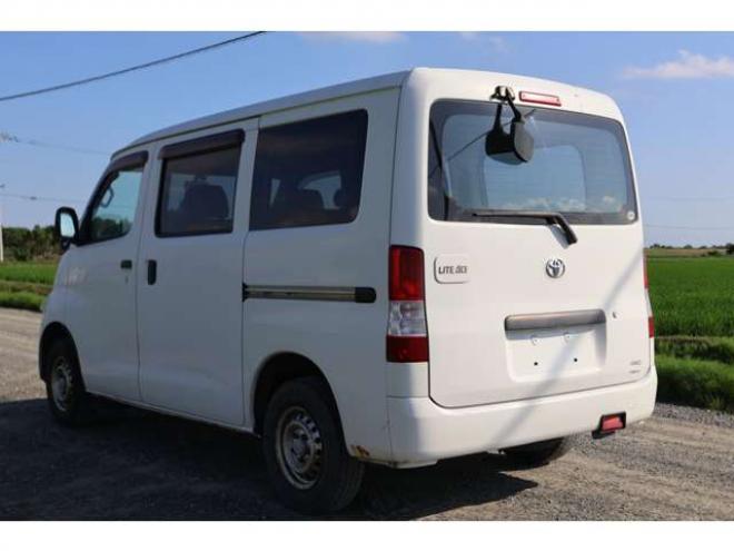 ライトエースバン1.5 GL 4WD　検1年　キーレス　自社　ローンカノウ 1500
