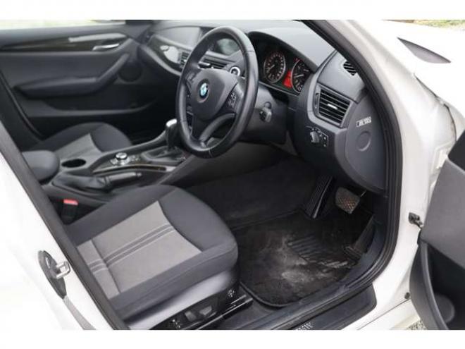 BMWX1 xドライブ 25i 4WD　検二年　自社　ローンカノウ 正規輸入車 3000