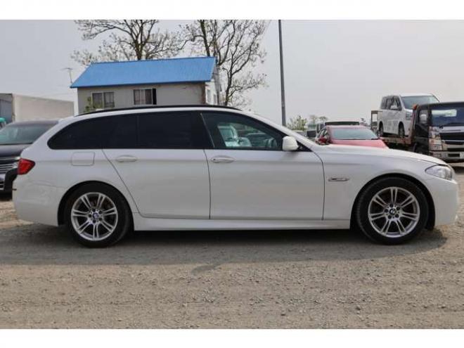 BMW5シリーズツーリング 523d ブルーパフォーマンス Mスポーツパッケージ　検二年　シートヒーター　ETC　ディーゼルターボ 正規輸入車 2WD 2000