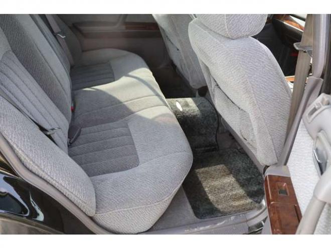 グロリアセダン 2.0 V20Eクラシック 2WD 2000
