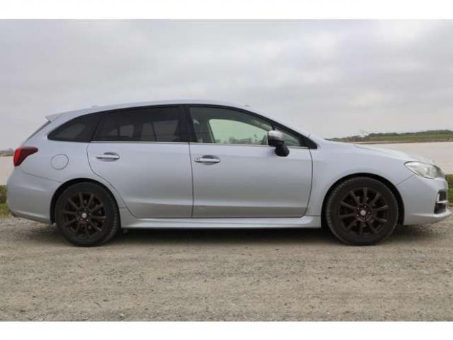 レヴォーグ1.6 GT アイサイト 4WD　検二年　バックカメラ　パドルシフト　自社　ローンカノウ 1600