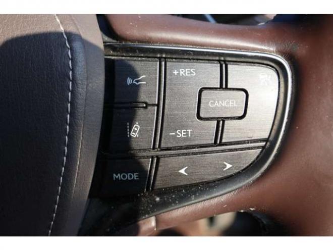 レクサスLS 500h バージョンL 4WD　検2年　ワンオーナー　サンルーフ　パドルシフト　シートヒーター　パワーバックドア　パノラミックビューモニター 3500