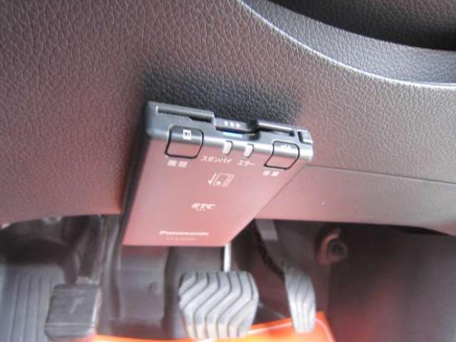 エクストレイル2.0 20X エマージェンシーブレーキパッケージ 2列車 4WD　LEDヘッドライト&フォグ ナビフルセグTV Bカメラ BIuetooth レザーシート&ヒーター スマートキー Pスタート ETC 純正アルミ 記録簿 冬タイヤ+アルミ積込み 1年間走行無制限保証付 2000