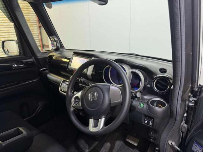 N-BOXカスタムG Lパッケージ 4WD　ナビ　TV　Bluetooth　両側Pスライドドア 660