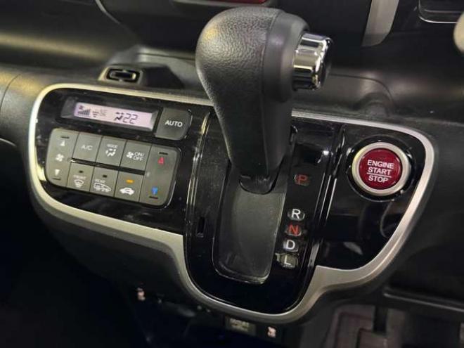 N-BOXカスタムG Lパッケージ 4WD　ナビ　TV　Bluetooth　両側Pスライドドア 660