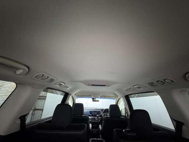 オデッセイ2.4 アブソルート 4WD　ナビ　TV　Bカメラ　Bluetooth　Pスライド 2400