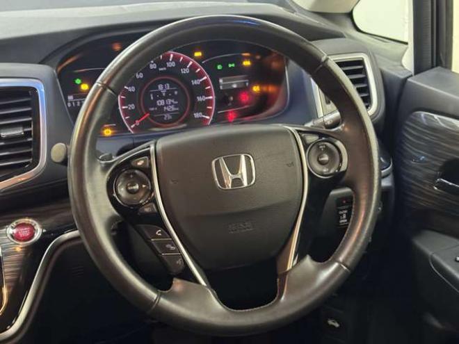 オデッセイ2.4 アブソルート 4WD　ナビ　TV　Bカメラ　Bluetooth　Pスライド 2400