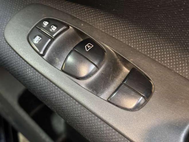 セレナ2.0 ハイウェイスター Vセレクション+Safety 4WD　ナビ　TV　Bluetooth　両側Pスライド　Egスターター　フリップダウン 2000