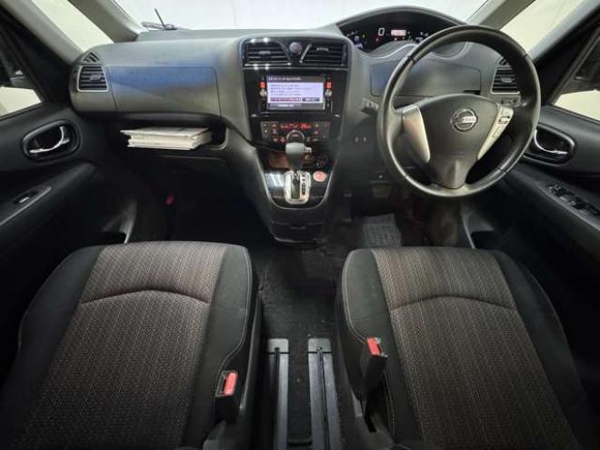 セレナ2.0 ハイウェイスター Vセレクション+Safety 4WD　ナビ　TV　Bluetooth　両側Pスライド　Egスターター　フリップダウン 2000