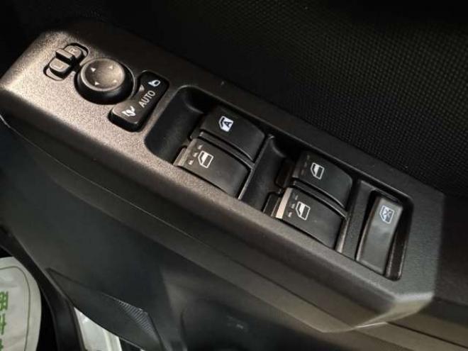 タフトX 4WD　ナビ　TV　Bカメラ　Bluetooth　ガラスルーフ　Egスターター 660