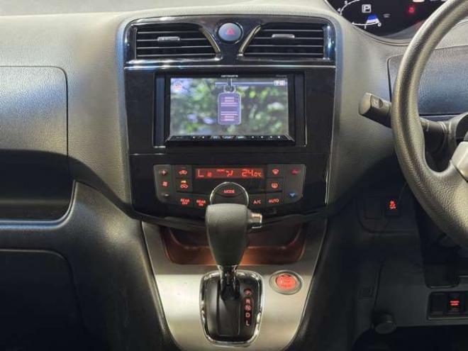 セレナ2.0 ハイウェイスター Sエディション 4WD　ナビ　TV　Bluetooth　Bカメラ　Pスライド　エマージェンシーB 2000