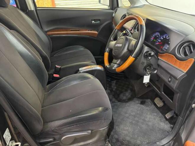 タントエグゼ カスタムRS 4WD　ナビ　TV　Bluetooth　ターボ 660