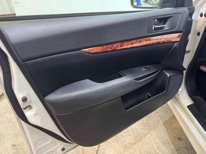 レガシィワゴン2.5 i アイサイト 4WD　ナビ　TV　Bluetooth　Tベルト交換 2500