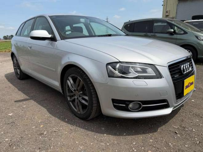 アウディA3スポーツバック 2.0 TFSI クワトロ 4WD　ナビ・TV・Bカメラ 正規輸入車 2000