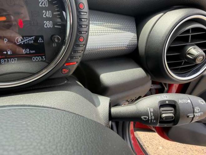 ミニクーパー 3ドア　純正ナビ・Bカメラ　Bluetooth 正規輸入車 2WD 1500