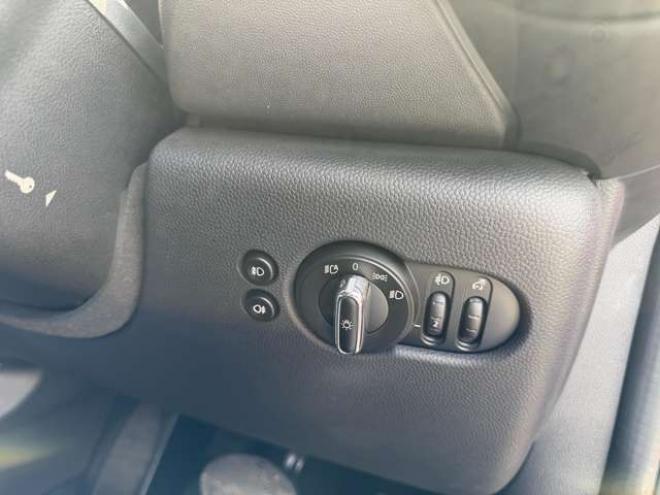 ミニクーパー 3ドア　純正ナビ・Bカメラ　Bluetooth 正規輸入車 2WD 1500