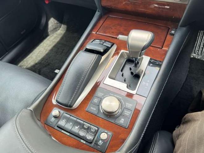レクサスLSハイブリッド 600hL エグゼクティブパッケージ 4WD　WALDエアロ・WALD22AW・エクゼクティブパッケージ・マークレビンソン・純正ナビ・地デジ・リアエンターテインメント・BSM・オートマチックハイビーム・車検令和10年1月・本州仕入車両 5000