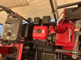 除雪機　ホンダHS660 電動シューター
 江別市隣接市町村は配送無料
点検整備塗装済み