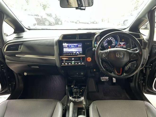 フィットハイブリッド　モデューロスタイル　法定12ヵ月点検整備付・本州仕入車両・Bluetooth対応純正ナビ・カラーバックモニター・ドライブレコーダー・モデューロスタイル・モデューロマフラー 2WD 1500