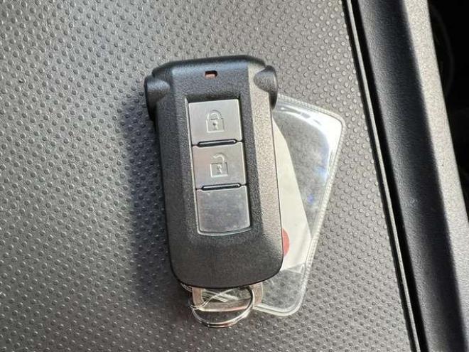 デリカD：5 2.2 D パワーパッケージ ディーゼルターボ 4WD　法定12ヵ月点検整備付・アルパインナビ・フルセグ・バックモニター・アルパイン後席モニター・前後ドラレコ・両側パワースライドドア・クルーズコントロール・シートヒーター・純正エンジンスターター・夏冬タイヤ 2300