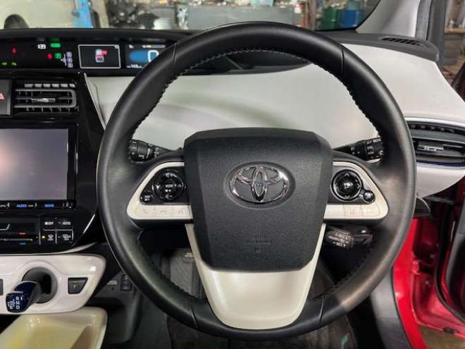 プリウス1.8 A ツーリングセレクション E-Four 4WD　法定24ヵ月点検整備付・新規車検整備付・純正9インチナビ・地デジ・セーフティーセンス・BSM・本州仕入車両 1800