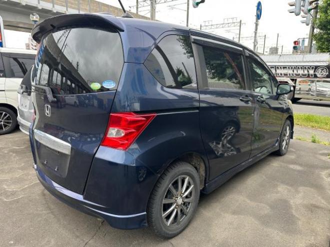 フリードGエアロ Lパッケージ 4WD 1500 5Dr