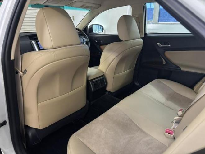 マークXプレミアム　Ｆｏｕｒ　本州仕入　ワンオーナー　最上級グレード　禁煙車　純正ハーフレザーシート　純正１６インチＡＷ　社外１６ＡＷ＋スタッドレスタイヤ　純正ナビ　フルセグ地デジ　Ｂｌｕｅｔｏｏｔｈオーディオ　バックカメラ 4WD 2500 4Dr