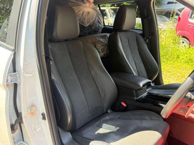 エクリプスクロスPHEV 2.4 G 4WD　ハーフレザーシートETCシートヒーター　ハンドルヒータークルーズコントロール　パドルシフト 2400