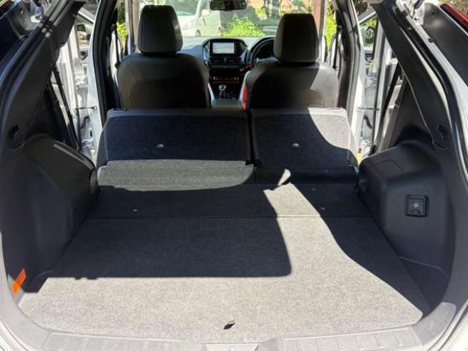 エクリプスクロスPHEV 2.4 G 4WD　ハーフレザーシートETCシートヒーター　ハンドルヒータークルーズコントロール　パドルシフト 2400