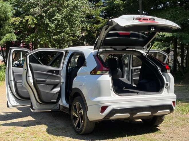 エクリプスクロスPHEV 2.4 G 4WD　ハーフレザーシートETCシートヒーター　ハンドルヒータークルーズコントロール　パドルシフト 2400