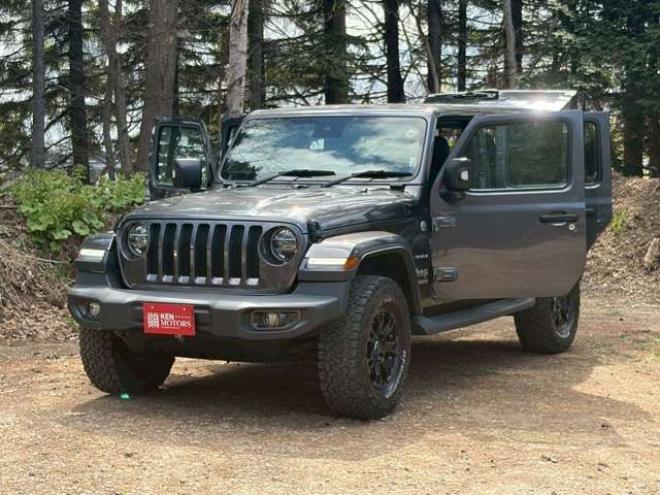 ラングラーアンリミテッド サハラ 3.6L 4WD　グラナイトグレー　エアコン　クルコン　パワステ　パワーウィンドウ　フロントカメラ　バックカメラ　キーレスエントリー　アルミホイール　ABS　横滑り防止装置　盗難防止装置　フルセグTV 正規輸入車 3600