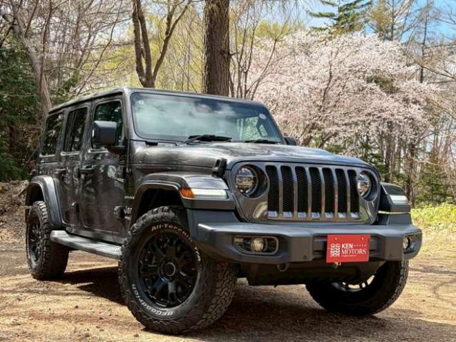 ラングラーアンリミテッド サハラ 3.6L 4WD　グラナイトグレー　エアコン　クルコン　パワステ　パワーウィンドウ　フロントカメラ　バックカメラ　キーレスエントリー　アルミホイール　ABS　横滑り防止装置　盗難防止装置　フルセグTV 正規輸入車 3600