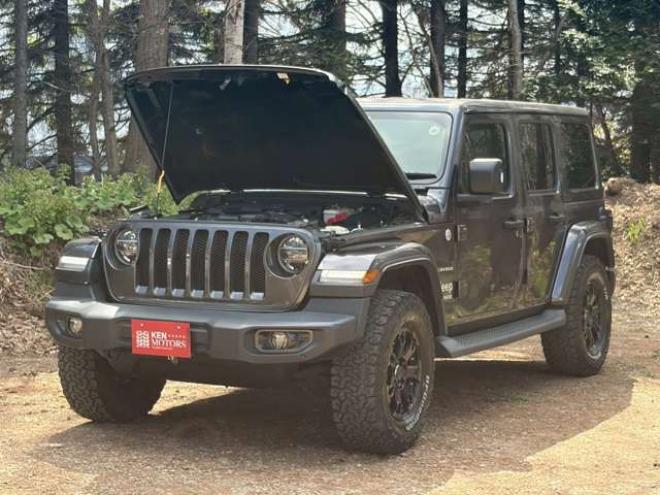 ラングラーアンリミテッド サハラ 3.6L 4WD　グラナイトグレー　エアコン　クルコン　パワステ　パワーウィンドウ　フロントカメラ　バックカメラ　キーレスエントリー　アルミホイール　ABS　横滑り防止装置　盗難防止装置　フルセグTV 正規輸入車 3600