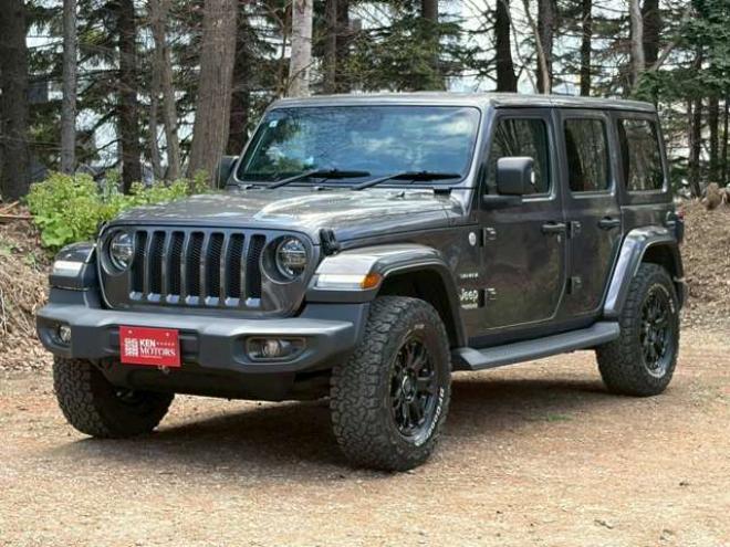 ラングラーアンリミテッド サハラ 3.6L 4WD　グラナイトグレー　エアコン　クルコン　パワステ　パワーウィンドウ　フロントカメラ　バックカメラ　キーレスエントリー　アルミホイール　ABS　横滑り防止装置　盗難防止装置　フルセグTV 正規輸入車 3600