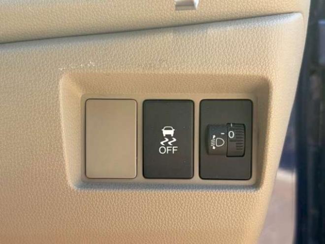 N-WGNG 4WD　社外ナビ　バックカメラ　プッシュスタート　ミラーヒーター　横滑り防止　スマートキー 660