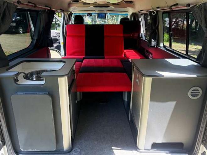 ハイエース2.7 GL ロング ミドルルーフ 4WD　キャンピング仕様(3ナンバー)　冷蔵庫　流し台　F Fヒーター　テーブル　ベット展開　外部電源　インバーター　バッテリーシステム　10人乗り 2700