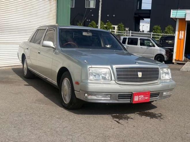 センチュリー5.0　本革シート　全席シートヒーター　後席リフレッシング機能純正アルミ　純正ナビ 2WD 5000