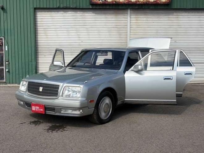 センチュリー5.0　本革シート　全席シートヒーター　後席リフレッシング機能純正アルミ　純正ナビ 2WD 5000